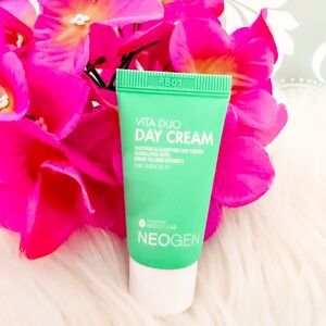 10/$25 • NEOGEN Vita Duo Day Cream‎